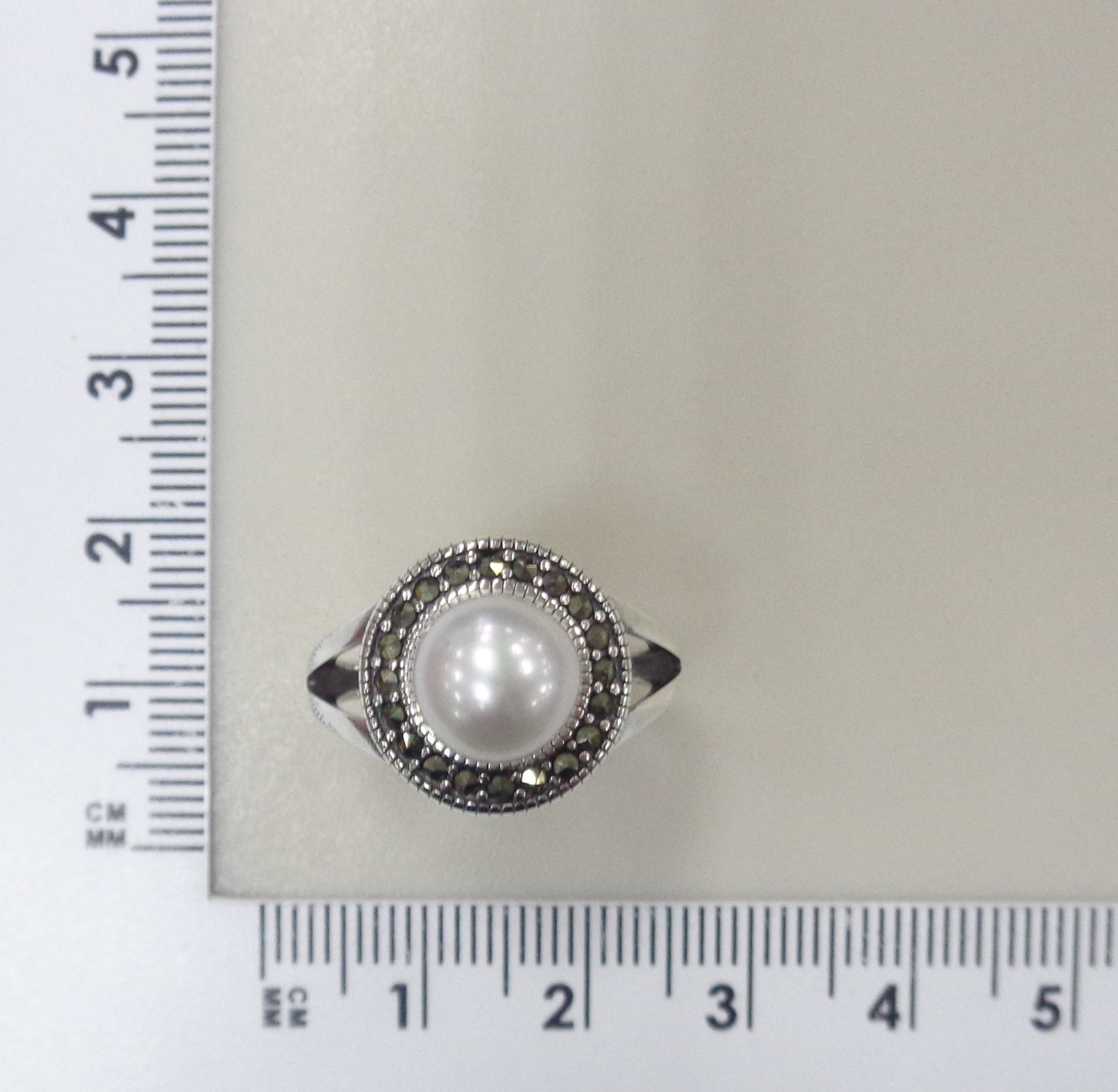 Серебряное кольцо с жемчугом